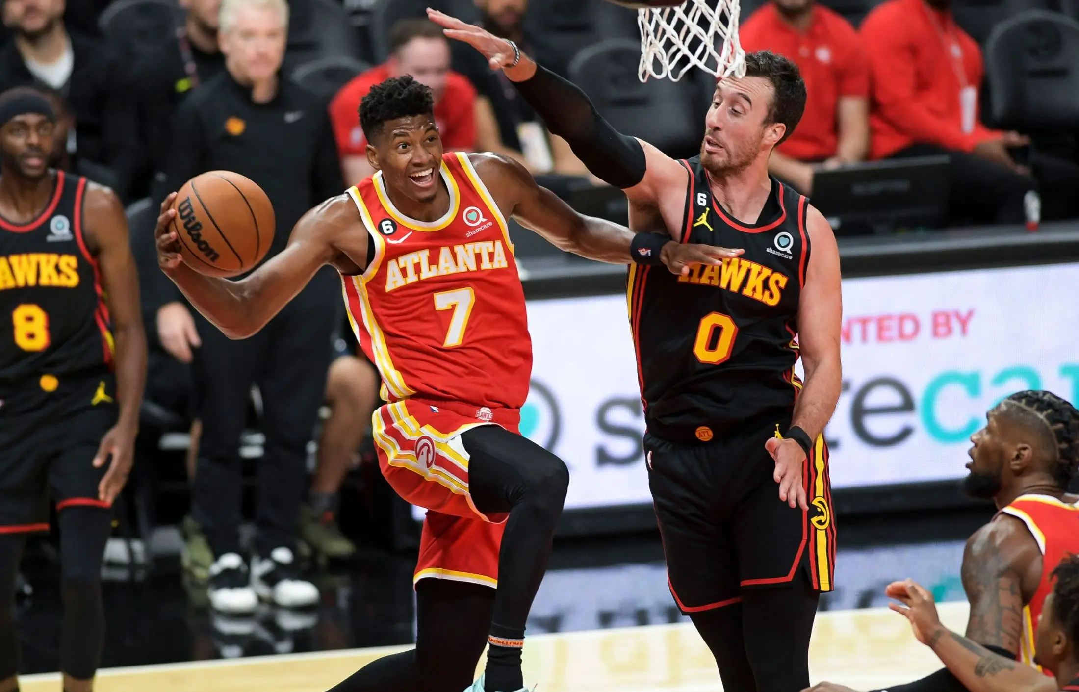 老鹰队首发控卫复出,助力球队实现连胜的简单介绍 老鹰队首发控卫复出,助力球队实现连胜的简单介绍