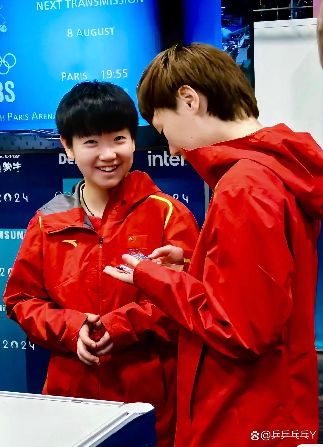 比赛中球员们的飒爽英姿让人为之倾倒，赞叹不已