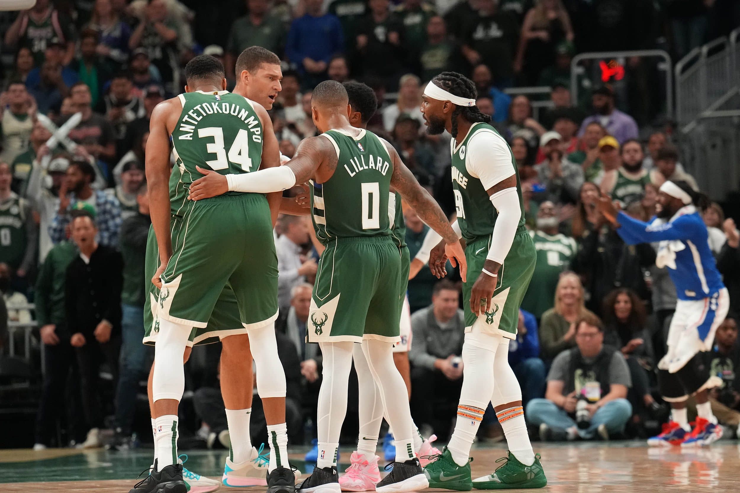 雄鹿主场击败老鹰，继续领跑东部