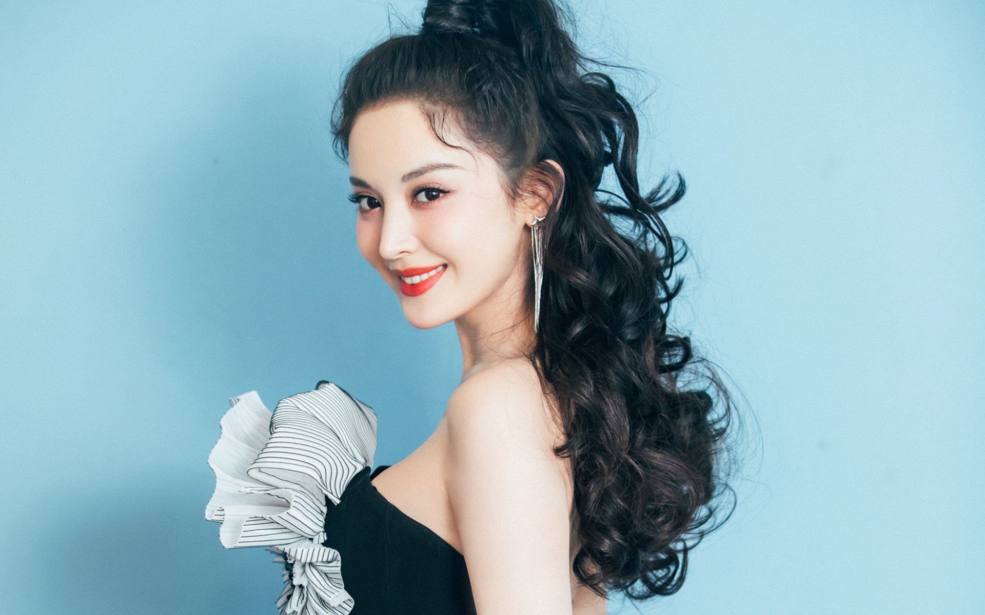 极速双城记，F1银石争锋与曼联闪电战的胜利哲学